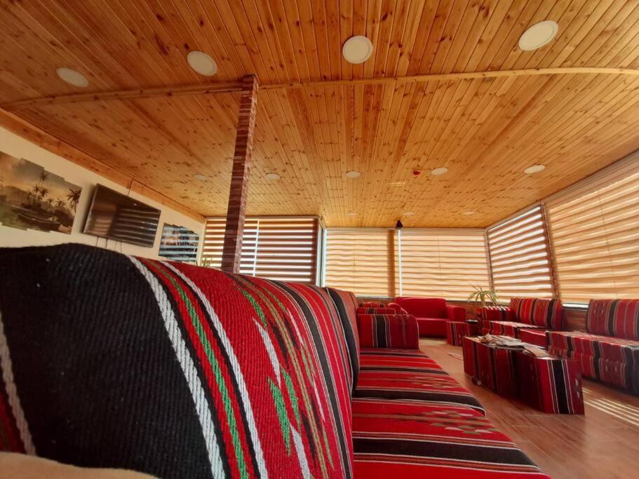 Petra Cabin Hostel Wadi Musa Exterior photo